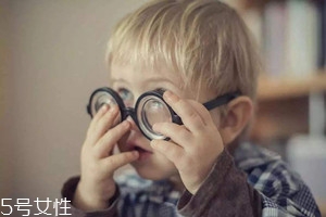 哪些因素会影响宝宝的视力？8大因素需注意