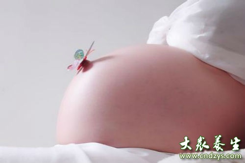 孕妇羊水少能顺产吗