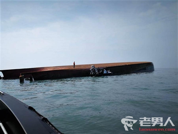 >挖沙船在大马倾覆 16名中国船员1人遇难12人失踪