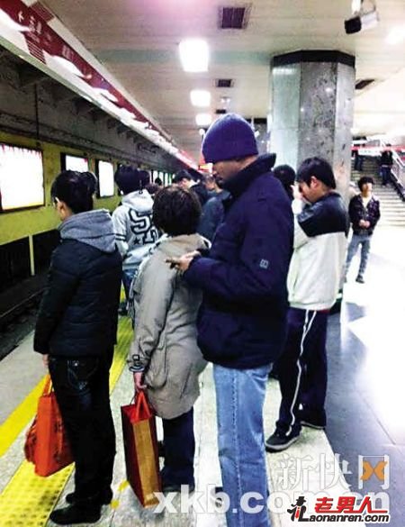 马布里玩转北京：挤地铁逛天安门