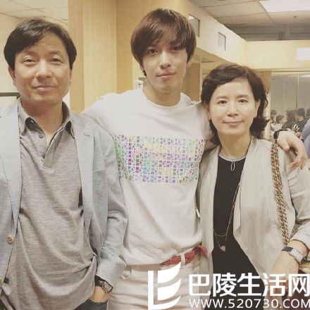 郑容和父母和哥哥照片流出 首度澄清父亲绯闻