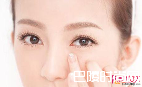 抗皱眼霜适合什么年龄使用 28岁以上使用为佳