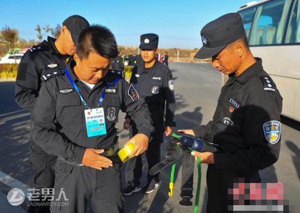 新疆公安系统警察运动会 10公里武装越野考验综合体能