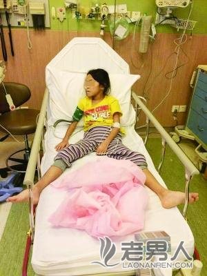 >中国女孩被外国养父虐待因外伤病危