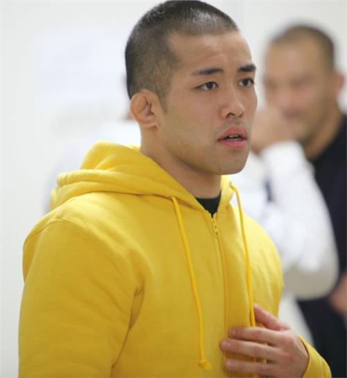 张铁泉一人到日本比 中国格斗第一人张铁泉周日日本出战 美拳手险遭惨剧