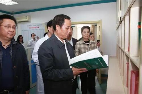 国家卫计委副主任王培安在江西省中医院调研