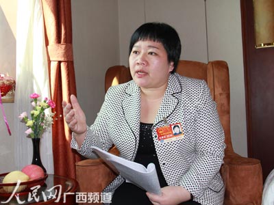 潘雪红的女儿 潘雪红代表:钦州人亿吨大港的梦想将成现实