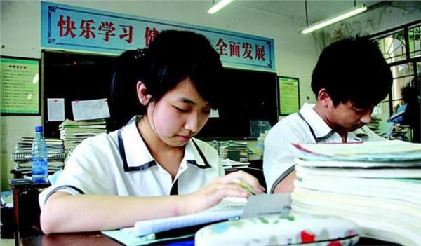 2015高考优秀作文张迅 广东省教育考试院发布10篇2017年高考优秀作文