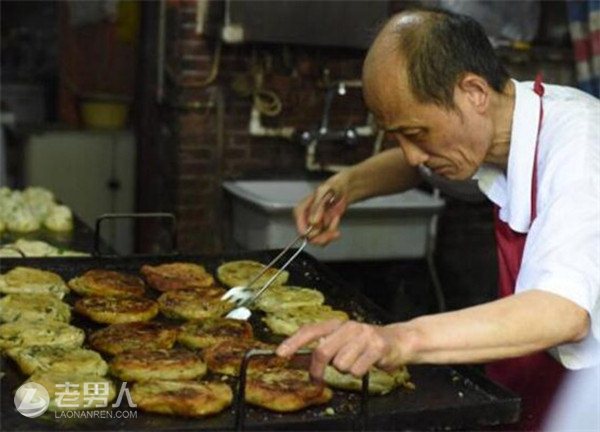 >阿大葱油饼回来啦  盘点老上海20种传统小吃