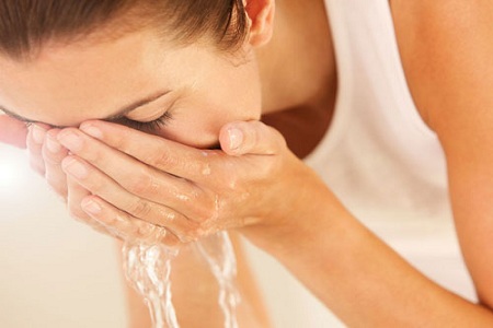 女性如何洗脸才算是健康的?洗脸小常识
