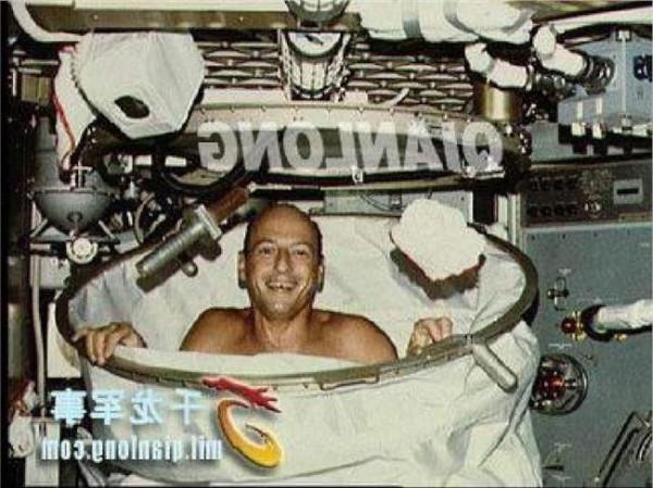 >杨利伟的妻子张玉梅 杨利伟上太空后发现惊人隐情 中国第一个航天员杨利伟的妻子简介