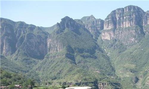 太行山郭亮村 河南省辉县市:太行山深处 200米悬崖上的村庄