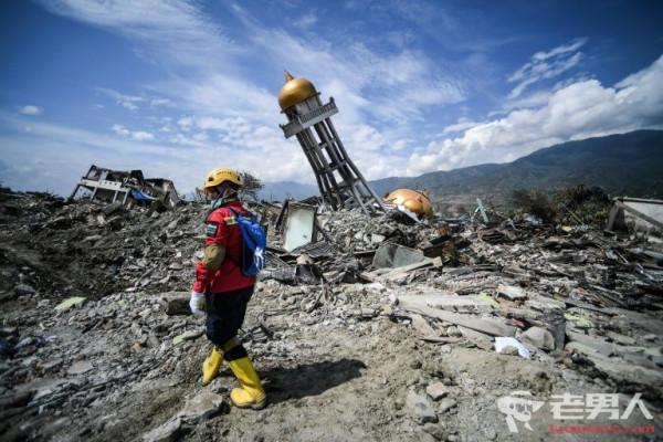 印尼地震近2000具尸体从帕鲁找到 仍有数千人失踪