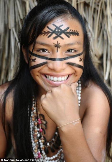 >【印第安人原始部落少女】巴西雨林原始女性部落