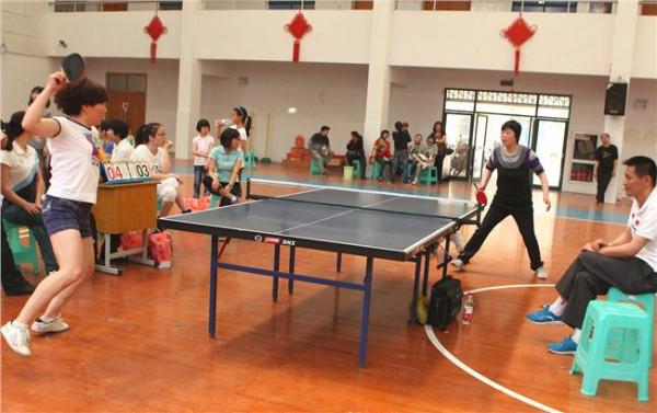 王楚钦乒乓球 青春绽放乒乓赛场全国首届青运会乒乓球赛剪影