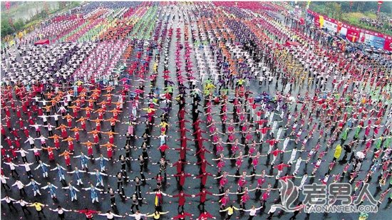 杭州25703人大跳广场舞 创吉尼斯世界新纪录