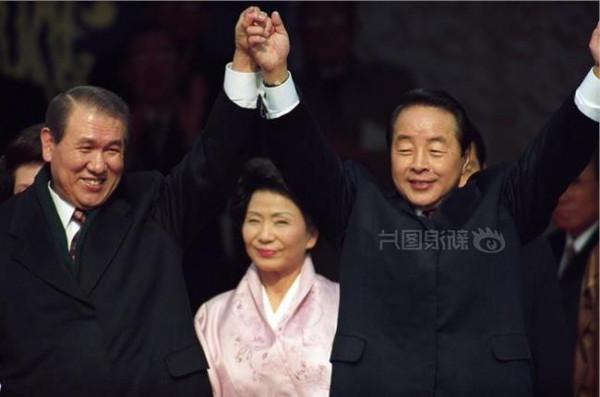 >韩国总统卢泰愚 1995年12月05日 韩国前总统卢泰愚被起诉
