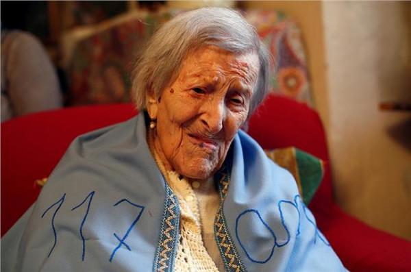 张琛简历 110岁张琛历经三个世纪 五世同堂长寿五字诀
