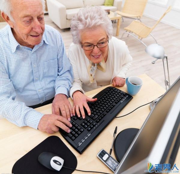 老人学上网 维持大脑的年轻态