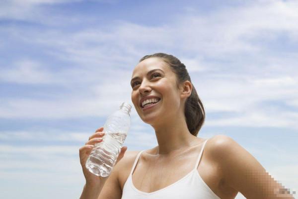 >喝水减肥法：怎么喝水能减肥