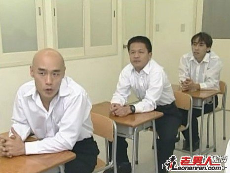 >周杰伦和老毕在日本当AV男优？【组图】