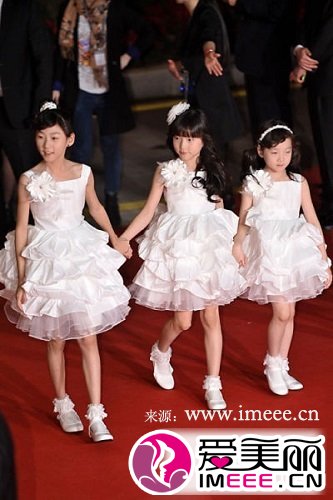 金赛纶金雅纶 金赛纶三姐妹出席韩国电影节照片 金赛纶成戛纳最小女星
