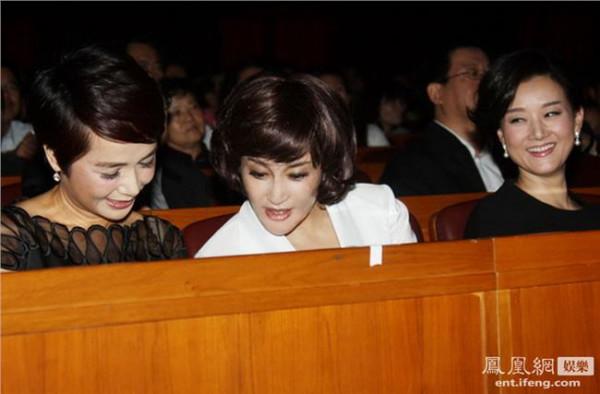 >张小玲的歌 2011年夏天在上海有什么大型的 演唱会呢    (不著名的 歌手就不要了   )