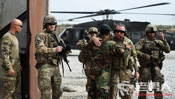 美军在阿富汗空投侮辱性传单惹众怒 后遭塔利班报复