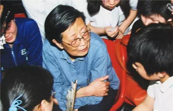 >英语教学法教程王蔷 《新编英语教程》主编、英语教育家李观仪逝世 享年93岁