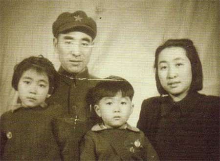 孙维世林彪 林彪的两次婚姻:在妻子怀孕生产时追求孙维世