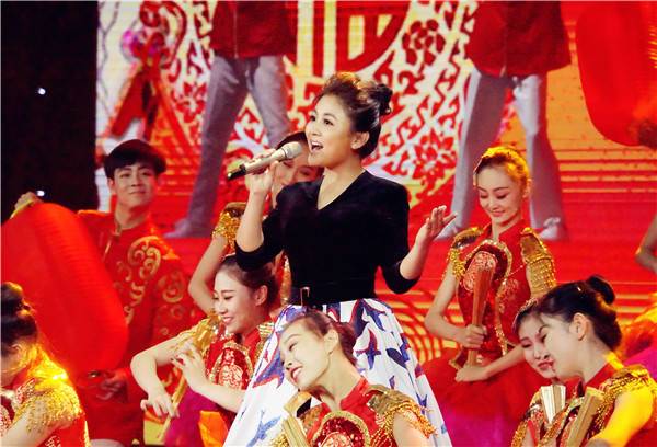 央视录中秋特别节目 阿鲁阿卓唱《欢乐中国欢乐家》