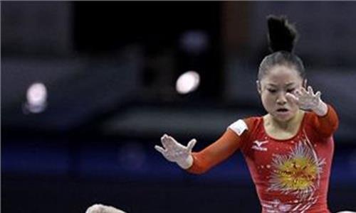 高低杠决赛 中国选手包揽女子高低杠金银牌