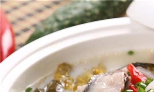 水煮鱼和酸菜鱼的区别 请教酸菜鱼的配料和做法?