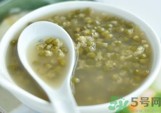 >绿豆汤是酸性还是碱性?绿豆汤是碱性的吗?