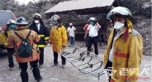 西班牙萨拉戈萨暴雨引发车祸 华人司机卡在金属物之间当场死亡