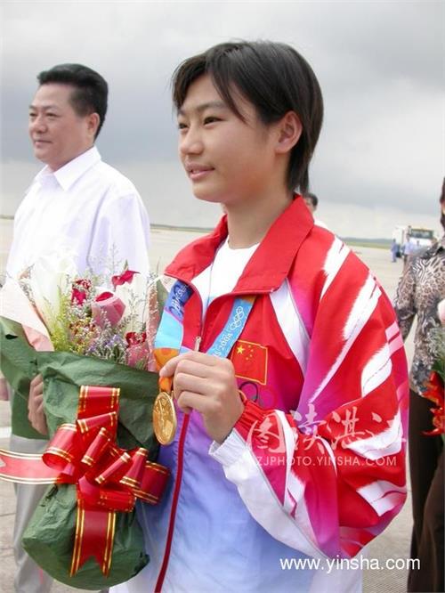 奥运冠军劳丽诗 奥运冠军争当劳模 17岁劳丽诗全国劳模最小候选人