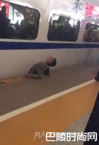 男子被高铁列车卡住身亡后续 家属状告南京站该不该？