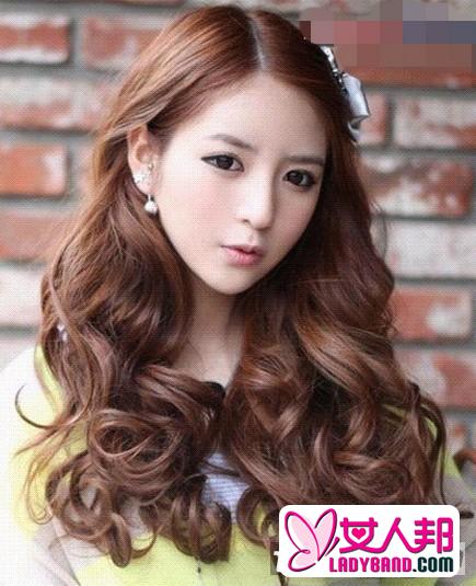 >最新韩式烫发流行发型 圆脸女生的修颜利器