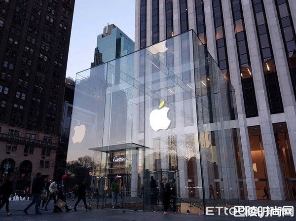 苹果21年从破产边缘到市值1兆美元 卖掉了14亿iPhone