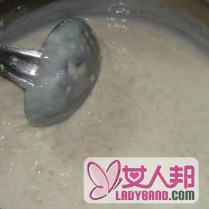【牛奶燕麦粥的热量】牛奶燕麦粥怎么做_牛奶燕麦粥的功效