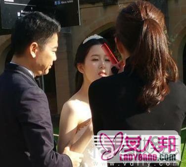 刘强东奶茶妹拍婚照引疯狂吐槽 章泽天脸部浮肿怀孕了？