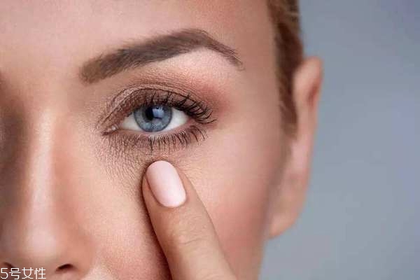 50岁用的提拉眼霜推荐 熟龄肌眼霜使用指南