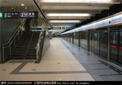 崔志强地铁建筑 分离岛式地铁车站建筑设计分析
