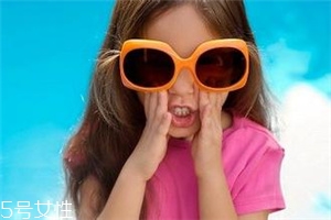 小孩子要不要戴太阳镜 儿童太阳眼镜的挑选要点