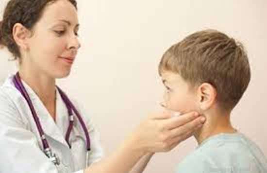 儿童甲状腺功能低下如何治疗原因是什么