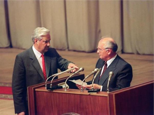 戈尔巴乔夫与叶利钦 戈尔巴乔夫和叶利钦的政见有什么不同吗