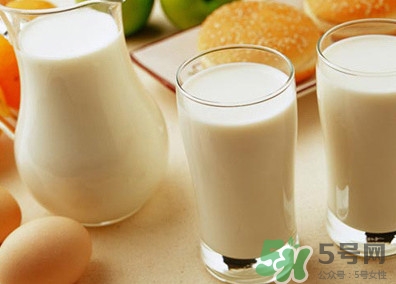 纯牛奶什么时候喝最好？纯牛奶哪个牌子好