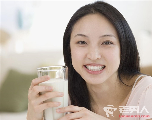 揭秘女人平时喝酸奶更好还是喝纯牛奶更好