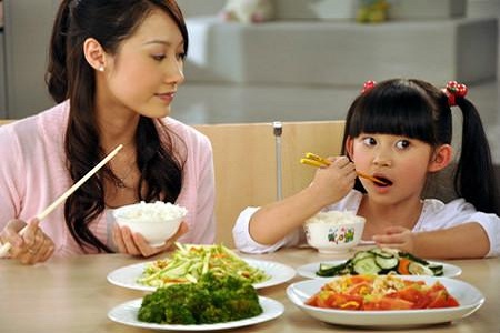 孩子饮食习惯需要从小开始抓起
