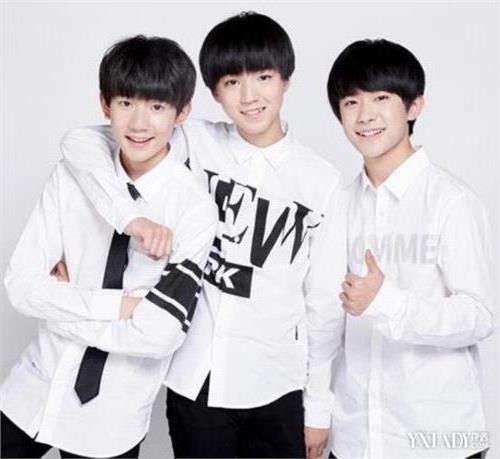 >王俊凯脚的图片盘点 TFBOYS开演唱会致敬小虎队